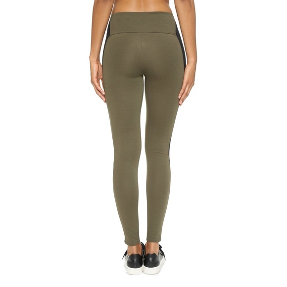 Spanx Textured Side Panel Leggings - Picture 3 of 5